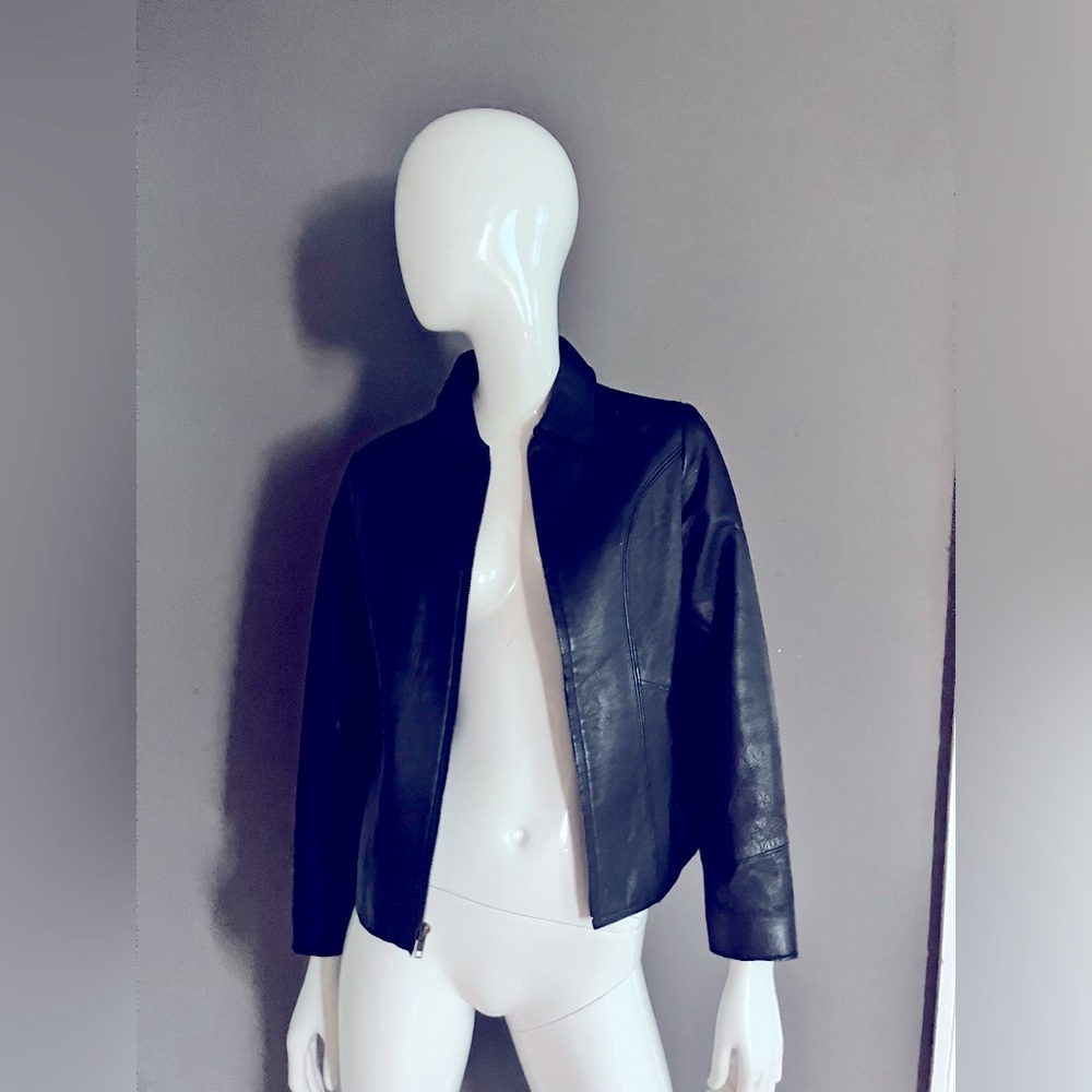 XS Gap Genuine Leather Jacket Unisex for adolescents. Excellent for fall